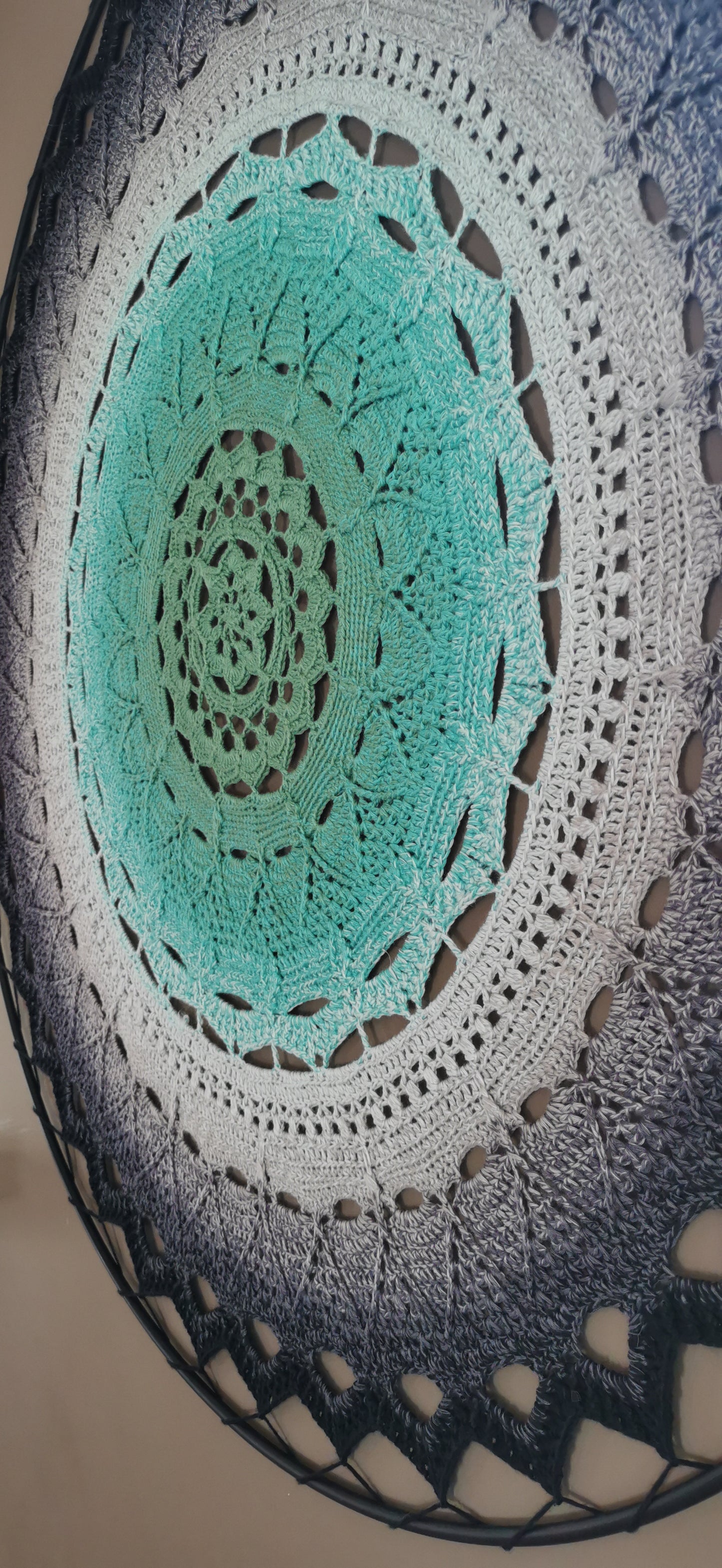 Mandala "Flores" - Minty Black Velvet