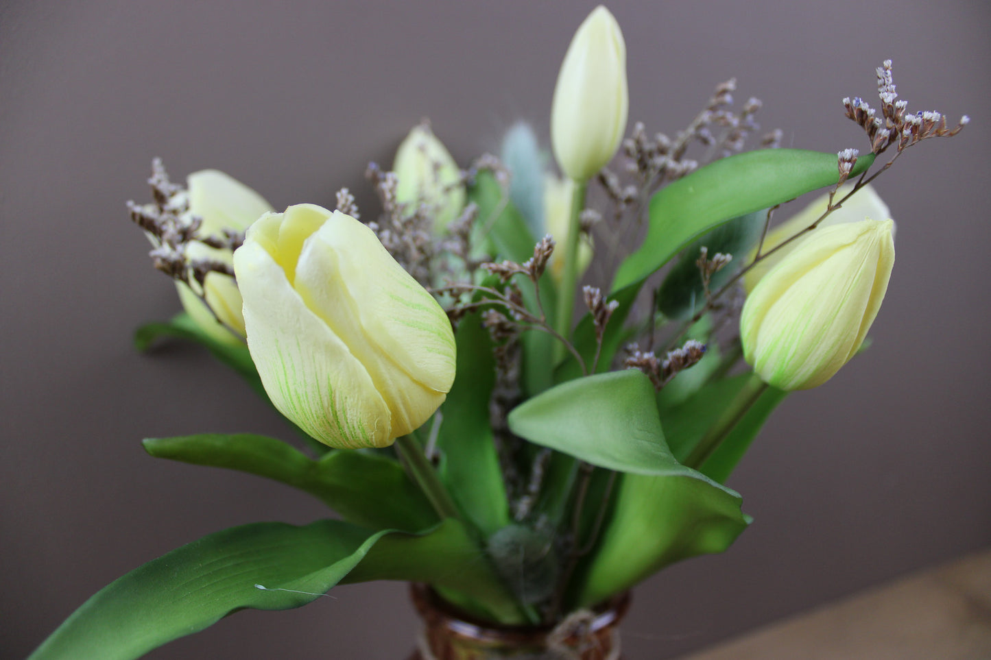 Tulpen boeket met vaas