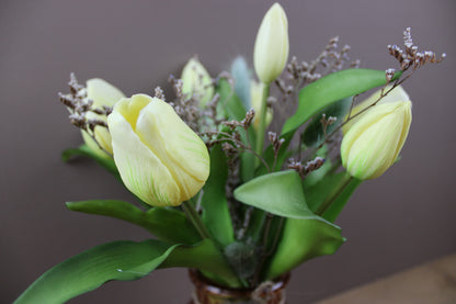 Tulpen boeket met vaas